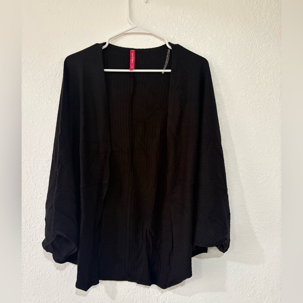 Ruby Ribbon Black Shrug One Size NWT